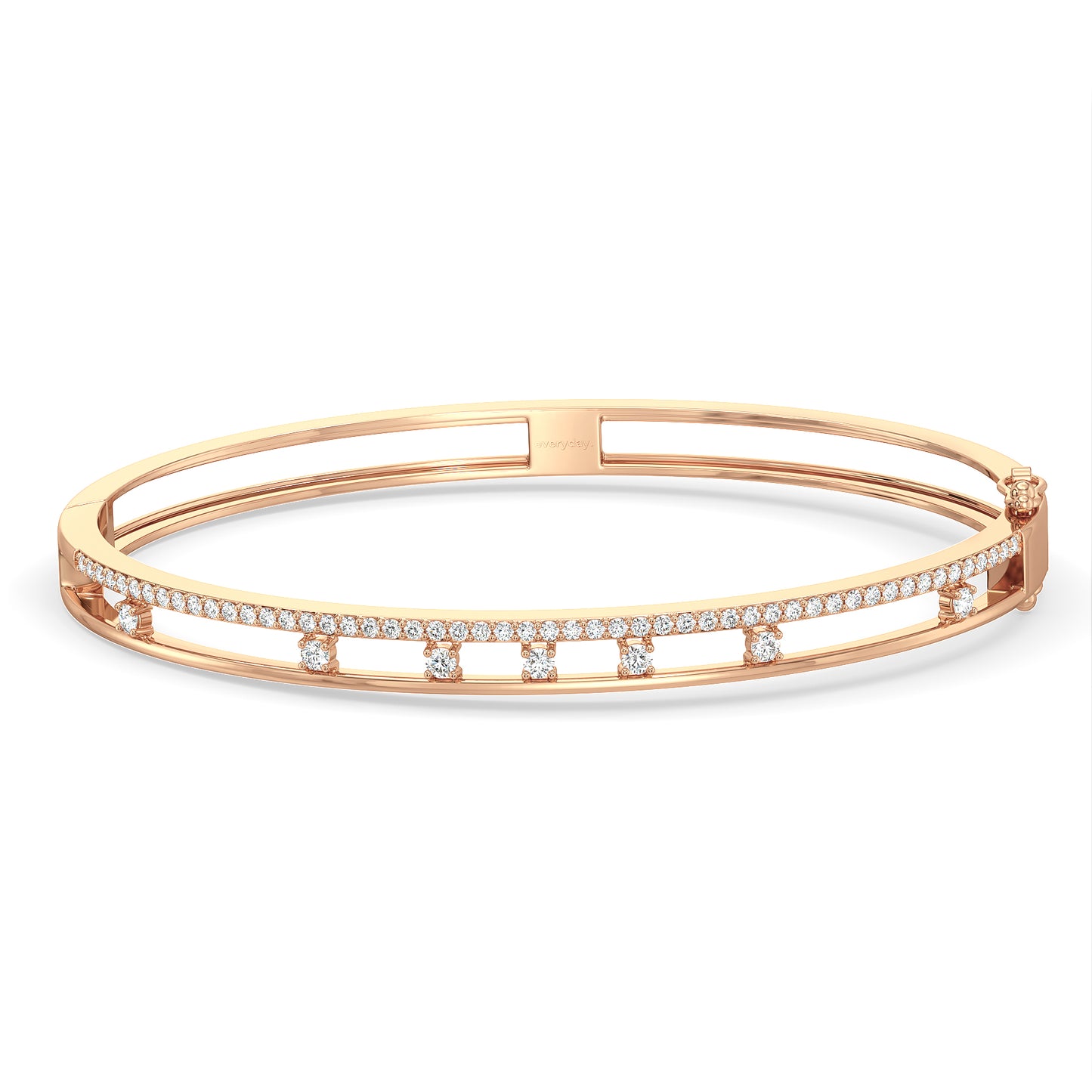 CLARETTE ROUND CUT DIAMOND STUDDED ROUND BANGLE, GOLD