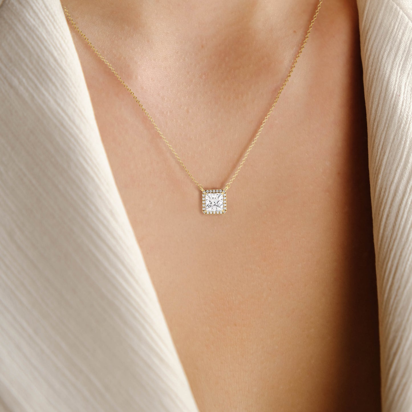 AZALEA HALO PRINCESS CUT SOLITAIRE, RIVIÈRE NECKLET, GOLD